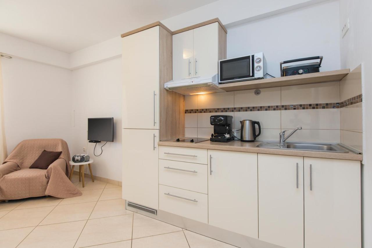 Apartmani Xenia & Desiderio Buzet Exterior photo