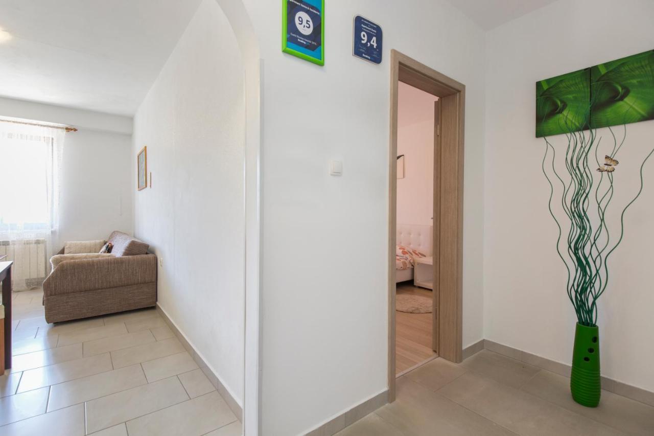 Apartmani Xenia & Desiderio Buzet Exterior photo